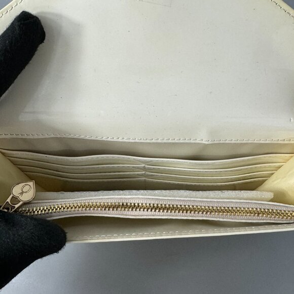 NWOT Pandora Ivory Patent Faux Leather Wristlet - Picture 11 of 15